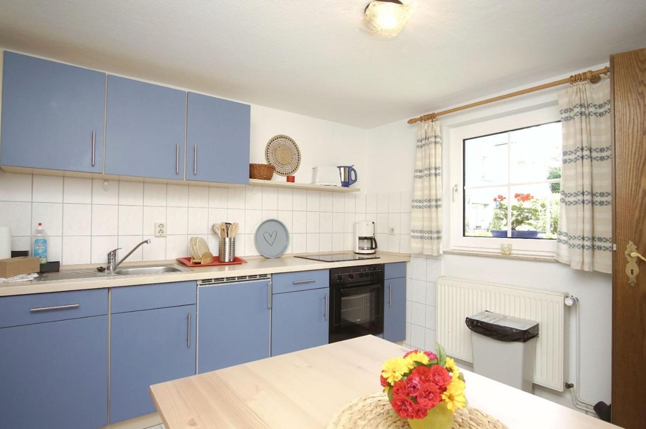 Zentral Aber Ruhig, Terrasse Mit Viel Gruen - Strandnahes Ferienhaus Luki Goehren  Exterior photo